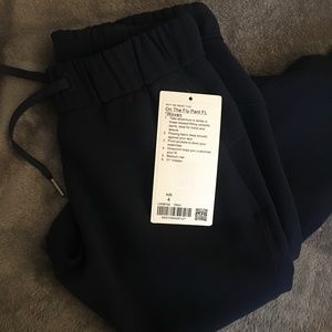 LULULEMON On The Fly FL *Woven Pant - Navy